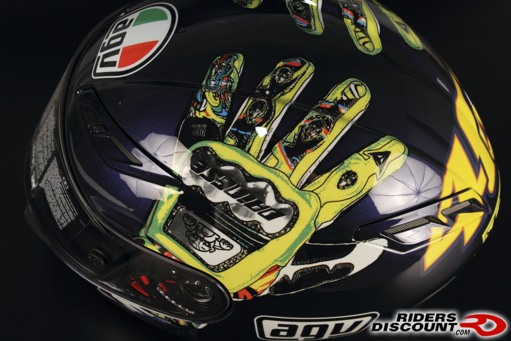 agv_gp_tech_valentino_rossi_hands_replica_helmet-6.jpg