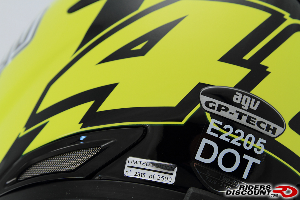 agv_gp_tech_valentino_rossi_winter_test_replica_helmet-4.jpg