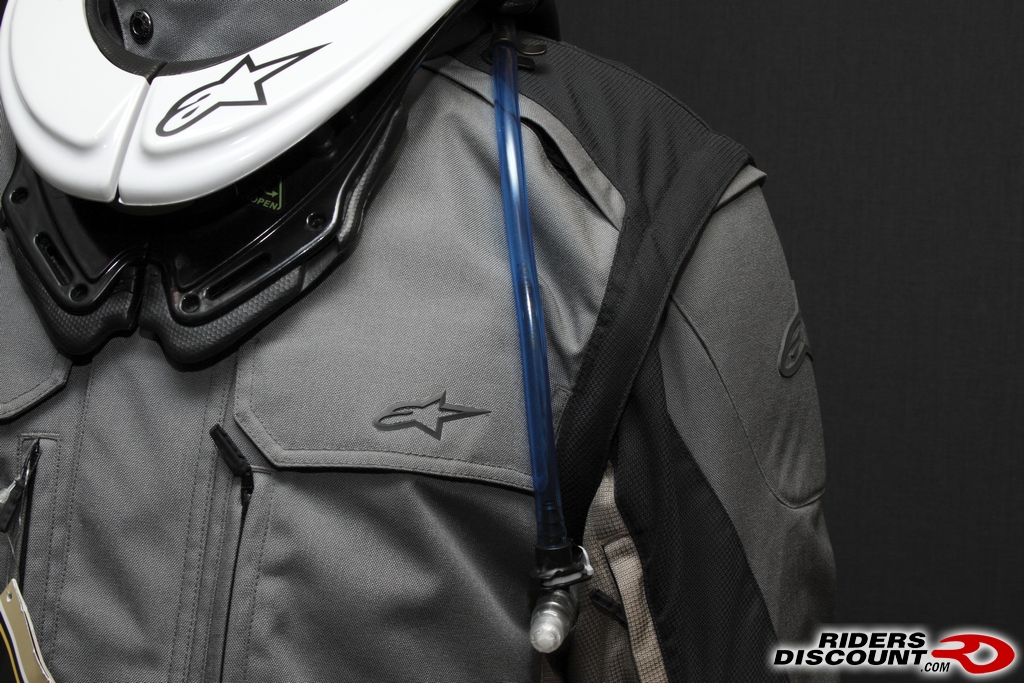 alpinestars_durban_gore-tex_jacket_and_pants_15.jpg