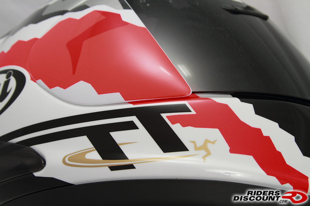 arai_corsair_v_mic_doohan_iom_tt_replica_helmet-9.jpg