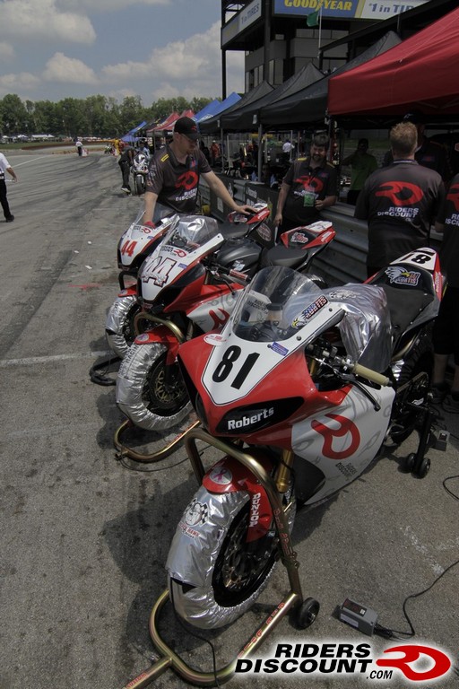 ama_superbike_chickenhawk_tire_warmers_4.jpg