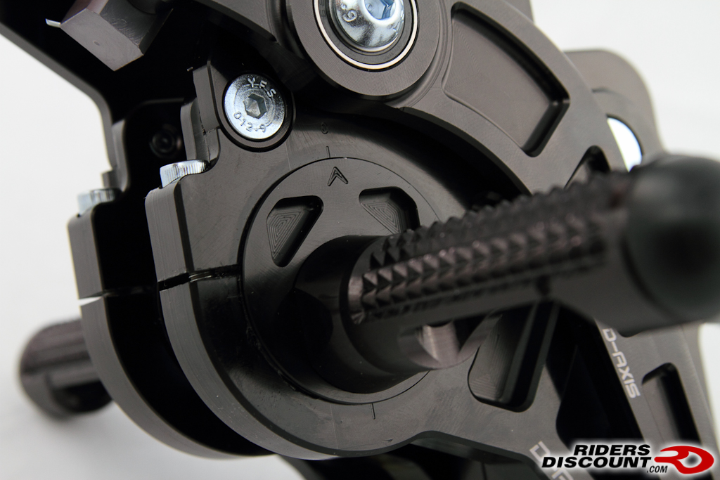 driven_d-axis_rearsets_triumph_daytona_675-6.jpg