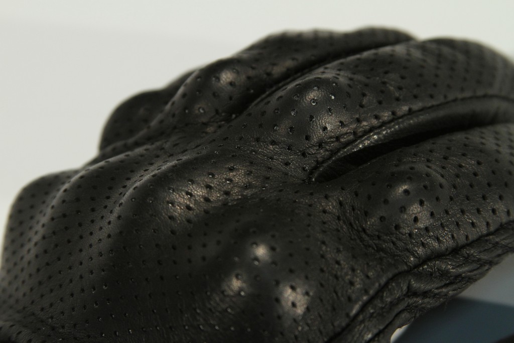 gloves_icon_pursuit_perforated_black_2.jpg